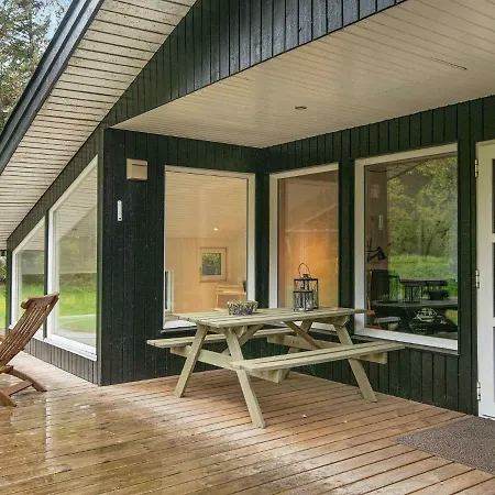 6 Person Holiday In Bl Vand Vakantiehuis Blåvand