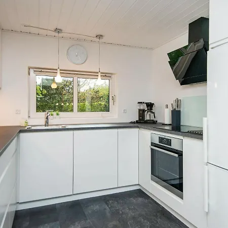 6 Person Holiday In Bl Vand Blåvand