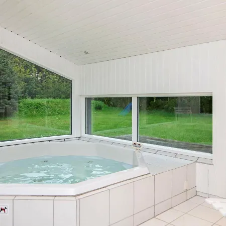 6 Person Holiday In Bl Vand Blåvand